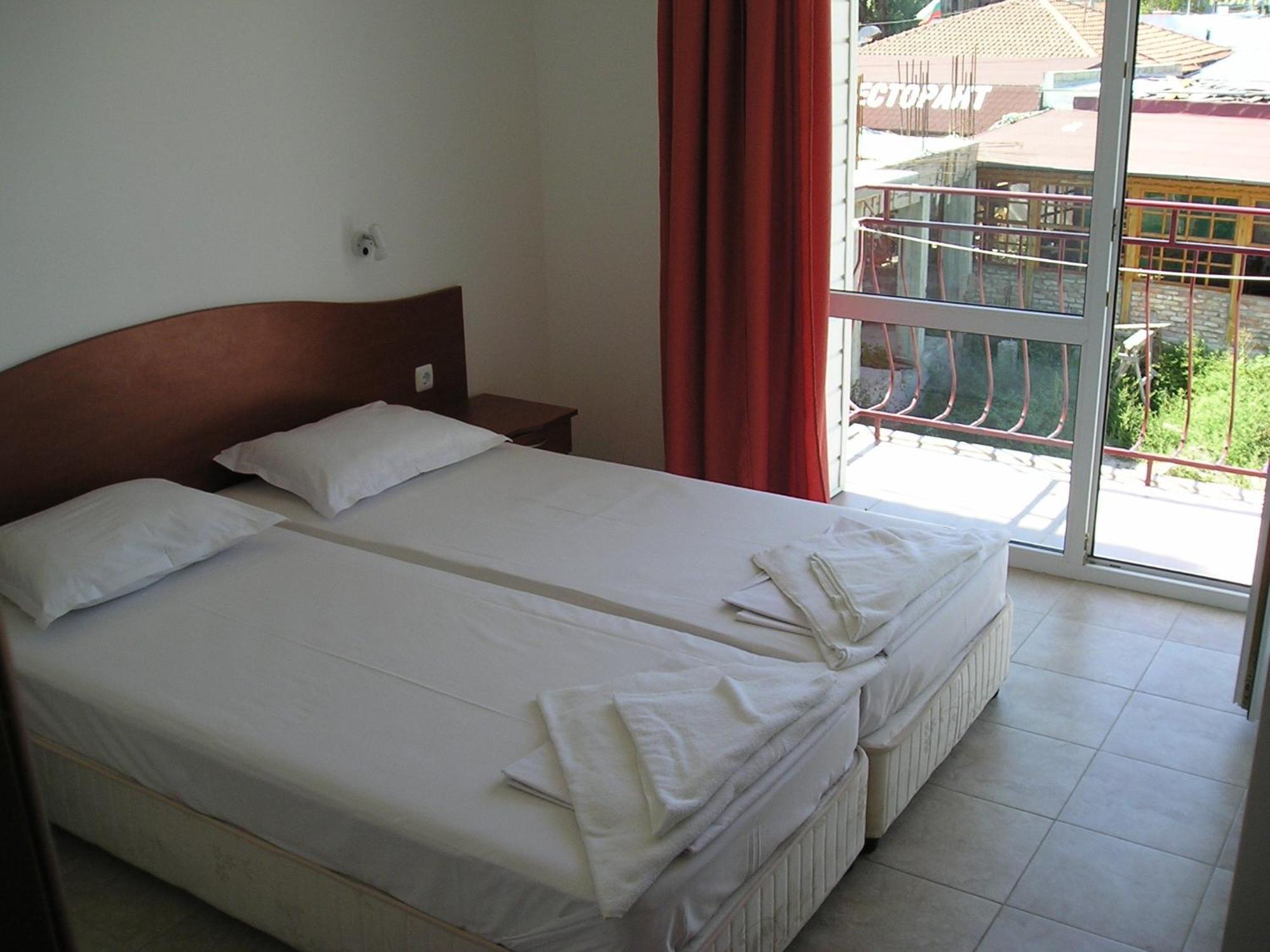 קרנבו Hotel Morski Dar מראה חיצוני תמונה