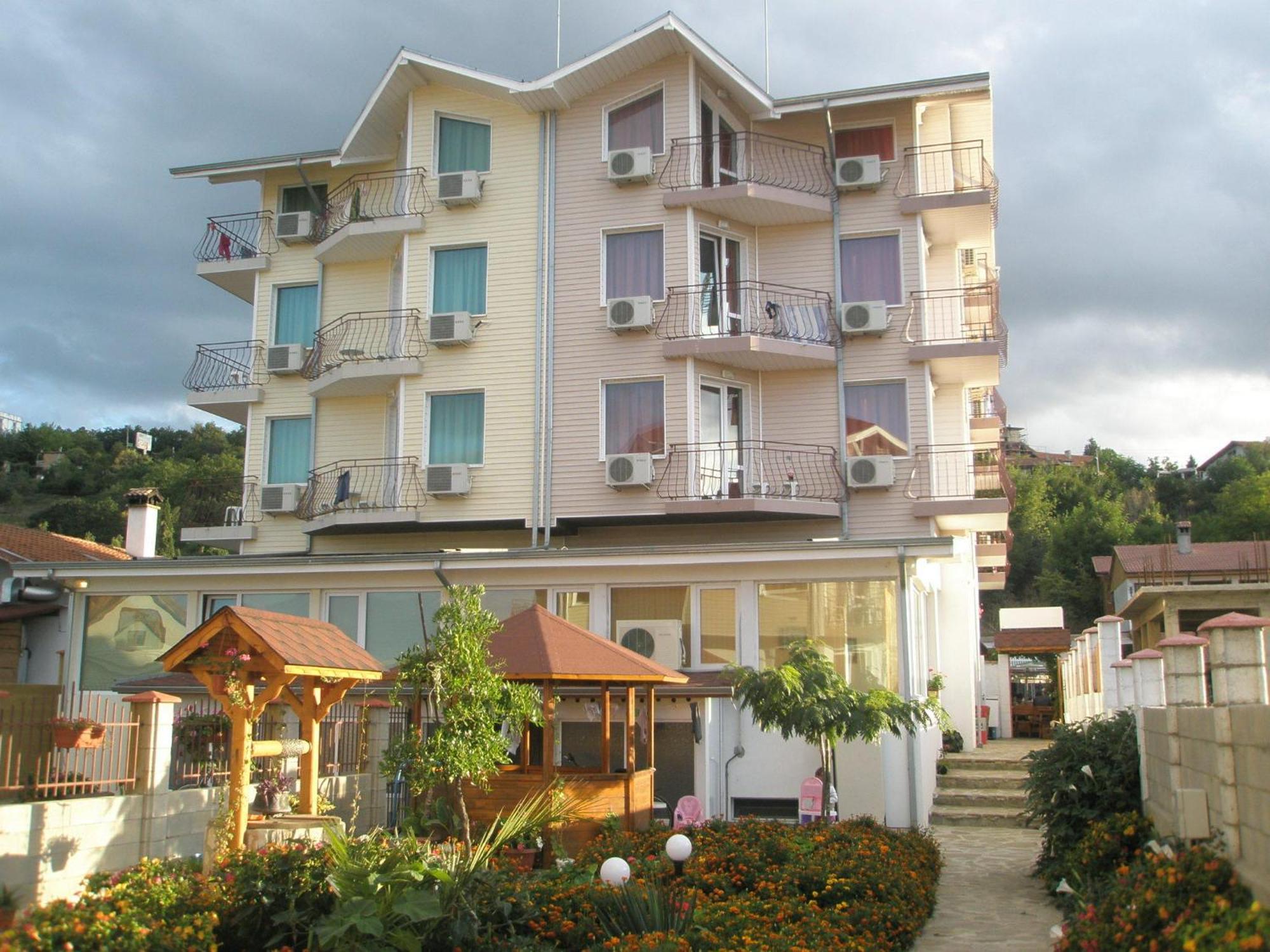 קרנבו Hotel Morski Dar מראה חיצוני תמונה