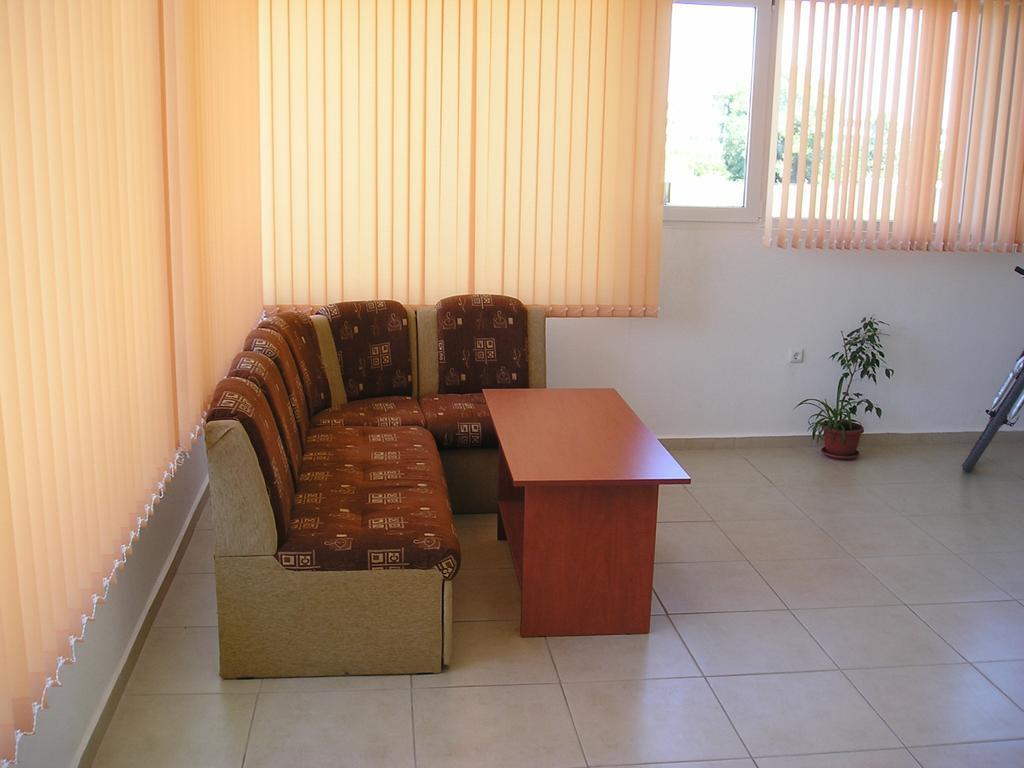 קרנבו Hotel Morski Dar מראה חיצוני תמונה